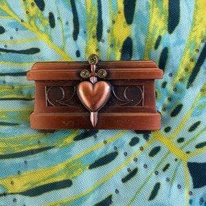 Disney Evil Queen heart box chest Collector’s Pin